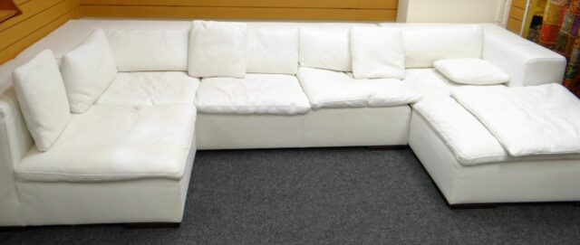 Italian 'Verdesign' white leather modular sofa £250-350